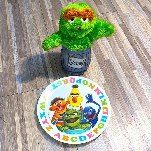 Sesame Street vintage lunch dinner plate Oscar the grouch plush eating buddy euc - Picture 7 of 7